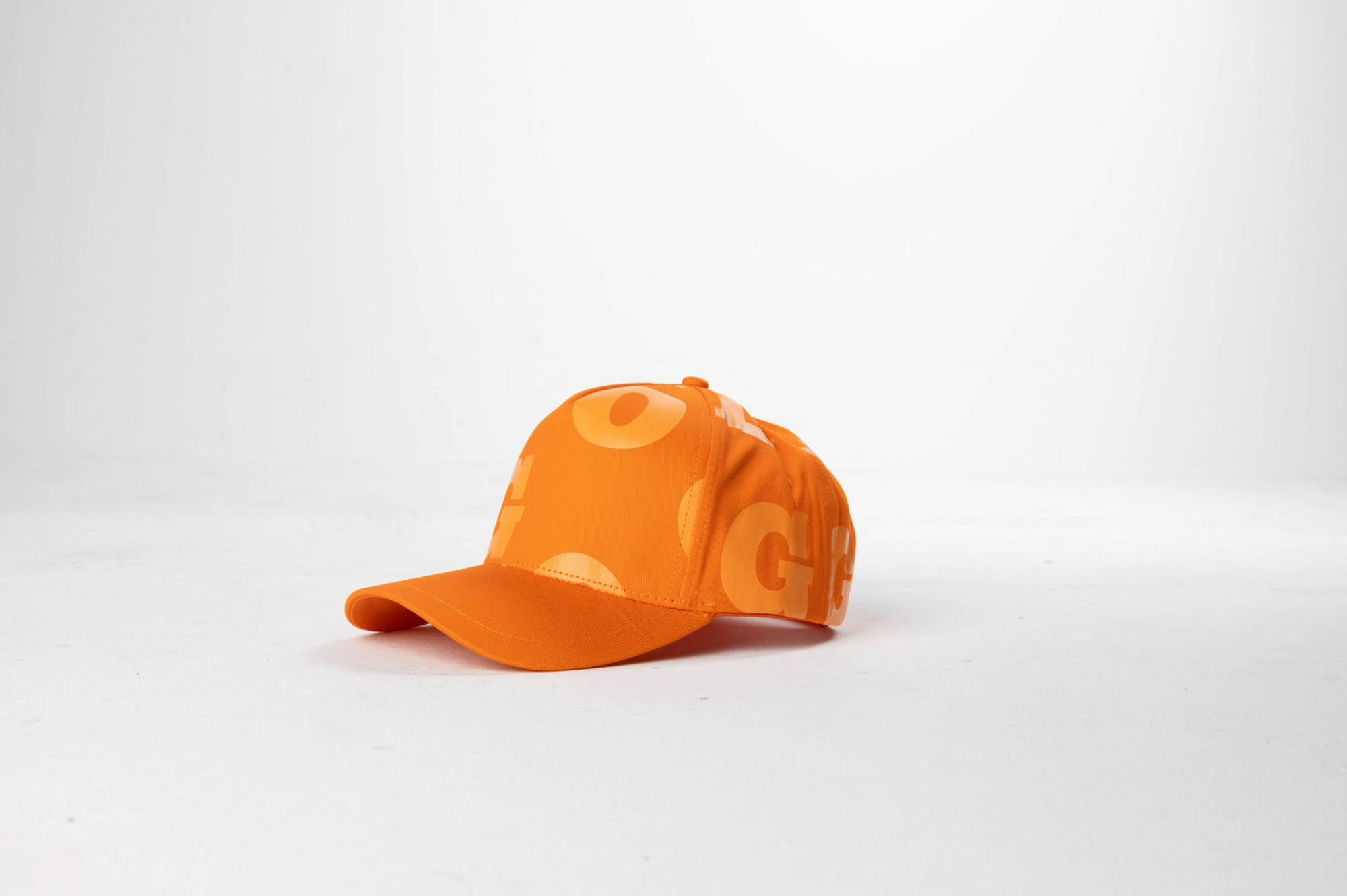 Ologo Bold – Red Cap